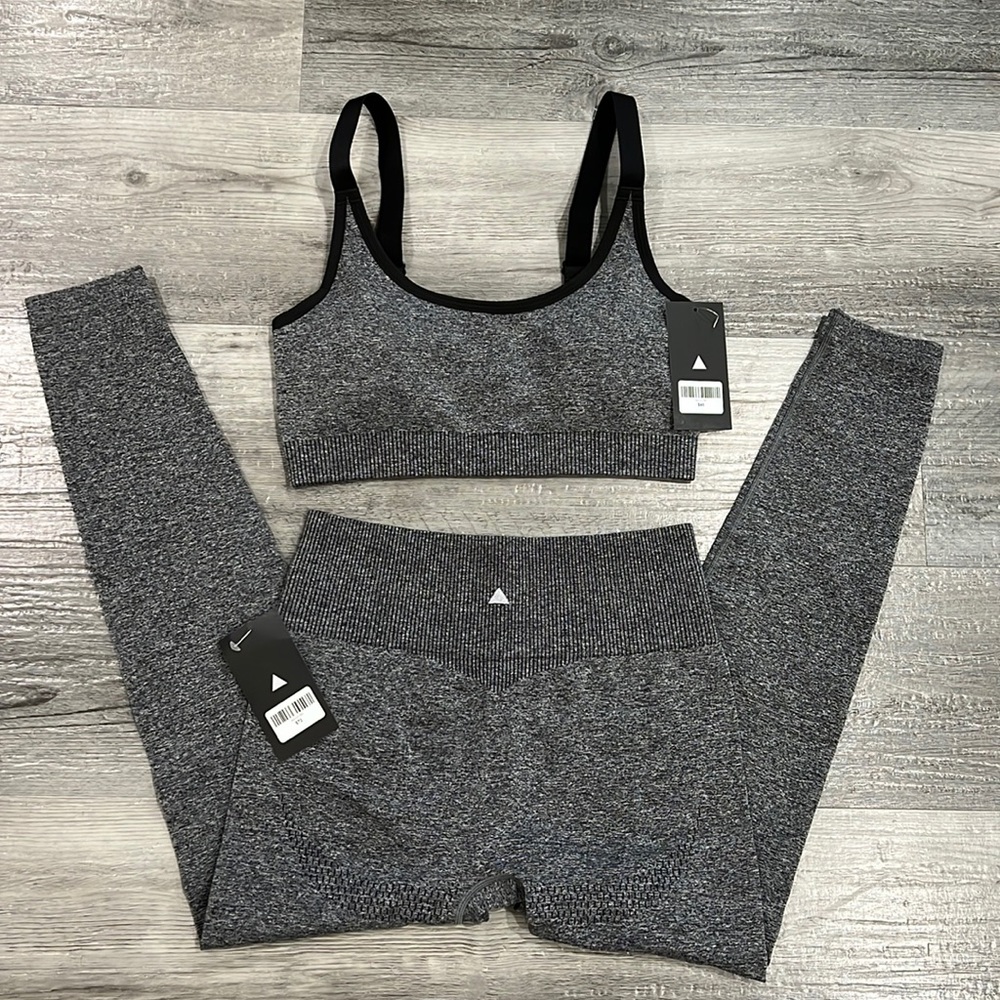 Vitality (Balance Athletica) ‘Formation’ sports bra and legging set